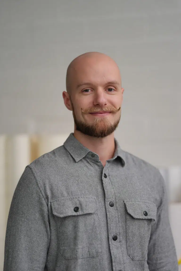 Mitarbeiterporträt aus dem Team von Werbetechnik Kleiner GmbH im Bereich Werbetechnik und Produktion.