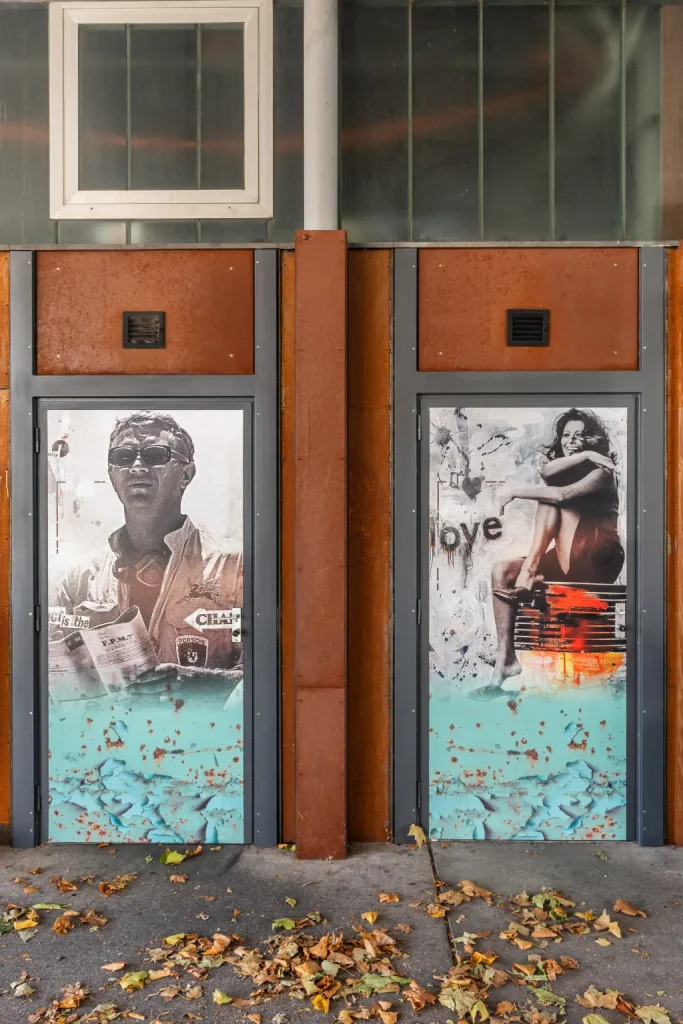 Kreative Fassadengestaltung mit großflächigem Digitaldruck und Folierung, umgesetzt von Werbetechnik Kleiner GmbH.